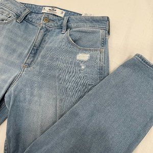 Hollister Curvy High-Rise Mom Jean